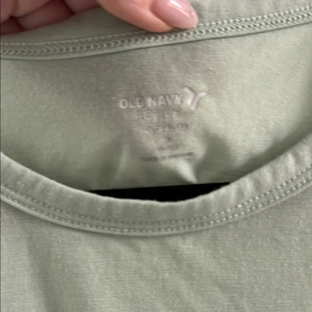 Old Navy Green Sleeveless Muscle Tee